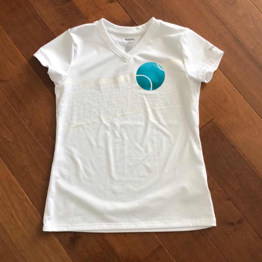 S/S Reebok v-neck tee